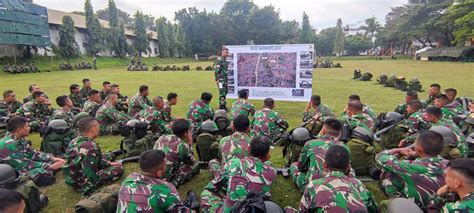 PRAJURIT BATALYON KOMLEK 1 MARINIR TUNJUKAN SEMANGAT DALAM MELAKSANAKAN