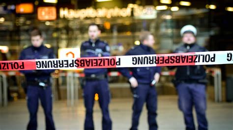 Verd Chtiger Gegenstand Hauptbahnhof Gelsenkirchen War Gesperrt