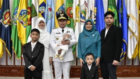 Ismail Pakaya Resmi Dilantik Pj Gubernur Gorontalo Ini Nama Istri Dan