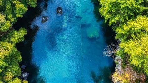 Un arcoíris lleno de colores que sólo aparece en los destinos