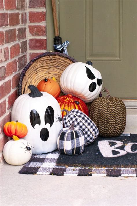 Diy Ghost Pumpkins With Plasti Dip Craft Seelindsay