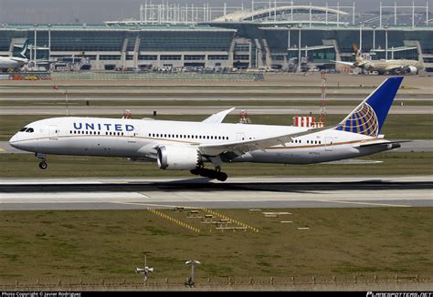 N27965 United Airlines Boeing 787 9 Dreamliner Photo By Javier