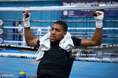 Anthony Joshua Training Photos and Premium High Res Pictures - Getty Images