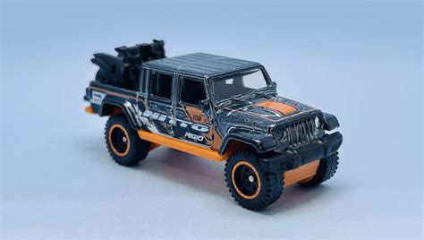 Машинка Базовая Hot Wheels 20 Jeep Gladiator Super Treasure Hunt STH Dirt 1 64 JBC40 Black