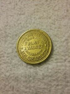 23mm SHOWBIZ PIZZA PLACE BRASS TOKEN CHUCK E CHEESE EBay