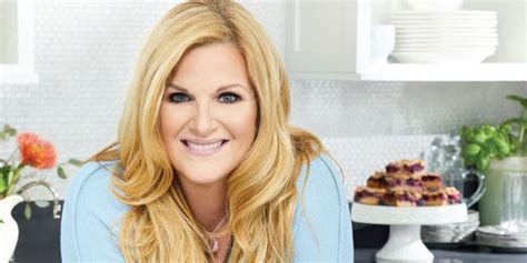 Trisha Yearwood teases recipes featured in upcoming cookbook, shares how testing dishes on Garth ...