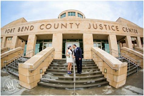 Fort Bend County Courthouse Wedding Idea Red Is Our Accent Color Instead Of Blue Tho