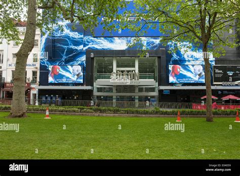 Odeon Cinema Entrance Hi Res Stock Photography And Images Alamy