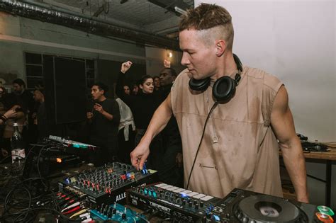 Aerodynamika – Dmitry Paranyushkin