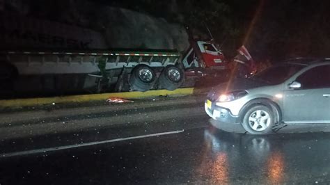 ¡atención Choque Múltiple En La Vía Ibagué Gualanday Un Tractocamión Se Salió De La