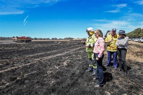 Victoria Power Outages Bushfires Pomonal Homes Destroyed 60000