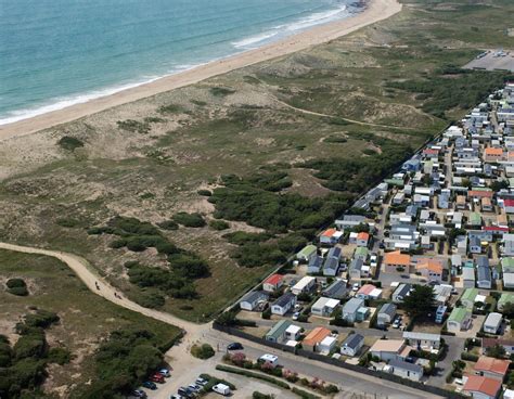 Camping accès direct plage à Brétignolles Camping des Dunes en Vendée