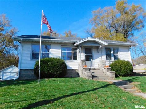 217 Buena Vista St, Bartonville, IL 61607 - 2 Bed, 1 Bath Single-Family ...