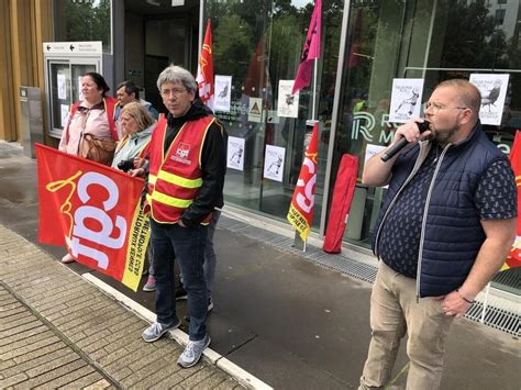 À Rennes face à linsécurité les agents territoriaux manifestent