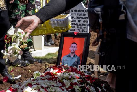 Pemakaman Prajurit TNI Yang Gugur Di TMP Cikutra Republika Online