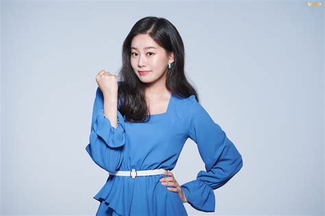 박유나 측 웹툰 원작 여신강림 제안 받고 긍정 검토 중 공식 한국일보