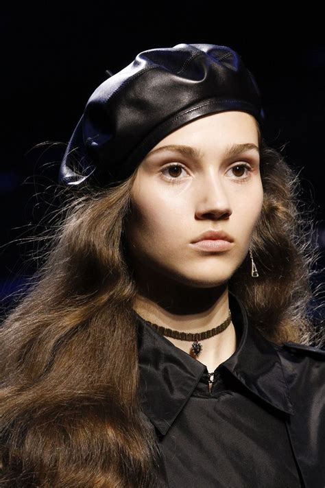 Christian Dior Details Fall 2017 RTW | Christian dior, Dior, Fashion