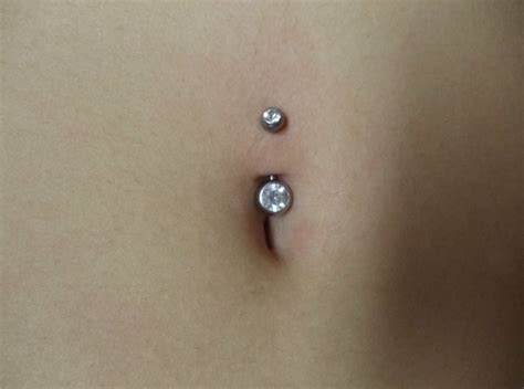 Navel piercing - Wikiwand