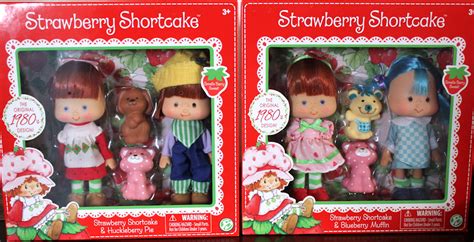 DollyPanic!: More Retro Strawberry Shortcake dolls