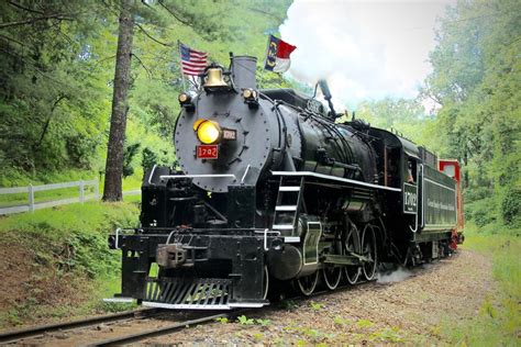 Great Smoky Mountains Railroad Offers Scenic Views With Local Flavor