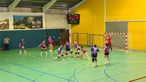 L Handbol Club Perelló dóna molta rèplica al potent filial del Gavà