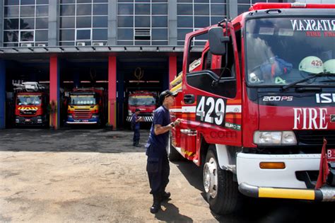 Tabrak Mobil Sopir Mobil Damkar Didenda Rp750 Ribu