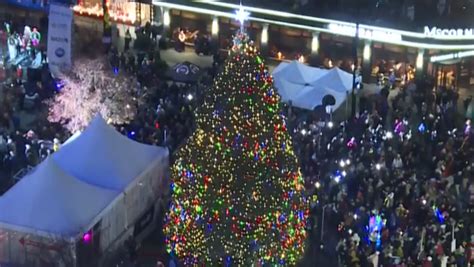 Light Up The Square Wlwt To Broadcast Hourlong Special For Annual Tree