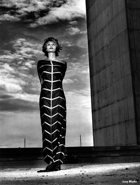 La Vie En Pose The Art Of Fashion By Helmut Newton