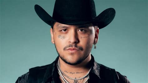 Así Luce El Rostro De Christian Nodal Tras Iniciar Su Tratamiento Para