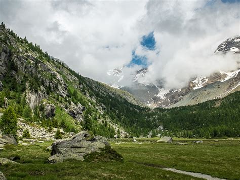 Blick Durchs Tal Richtung Disgrazia Grat Fotos Hikr Org