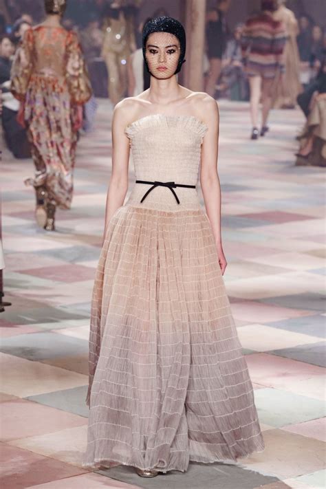 克里斯汀·迪奥 Christian Dior 2019春夏高级定制发布秀 Couture Spring 2019 天天时装 口袋里的时尚指南