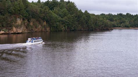 Wisconsin Dells Boat Tours Archives - Sand County Vacation Rentals ...