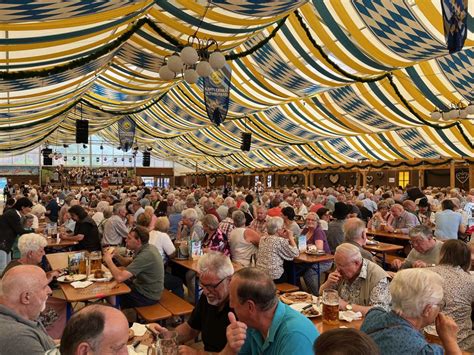 Auftakt F R Volksfeste Im Landkreis Indersdorfer Feiern Ausgelassen Am