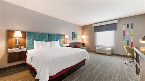 Hampton Inn & Suites Charlotte Airport Hotel