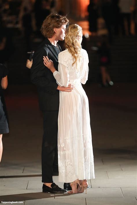 Stella Maxwell Stellamaxwell Nude The Fappening Photo 1022101 FappeningBook