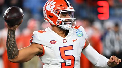 Clemson Tigers Qb Dj Uiagalelei Enters Transfer Portal