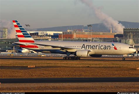 N799AN American Airlines Boeing 777 223ER Photo By Spotterfreund ID