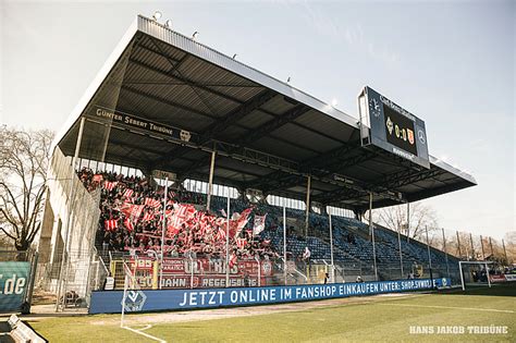 28 SV Waldhof Mannheim SSV Jahn Hans Jakob Tribüne