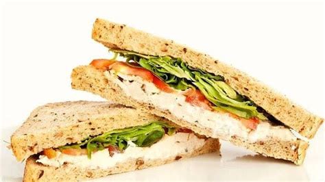 Sándwich de pollo y aguacate de 155 Kcal Receta fácil en la app Avena