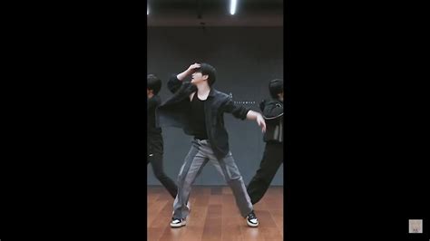 Love or Dance Practice 크래비티 우빈 직캠 CRAVITY Wooobin fancam YouTube