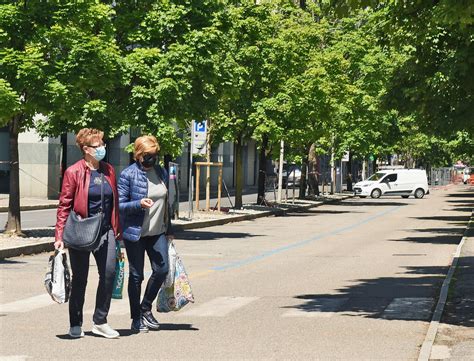 Cantieri Aperti In Viale Varese Parcheggiare Tutto In Salita