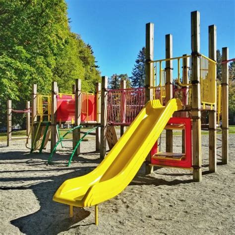 Sunnyside Park Playground - Vancouver Playgrounds