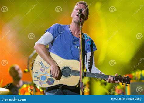 Coldplay In Concert At Hard Rock Stadium In Miami Editorial Stock Image Image Of Performance