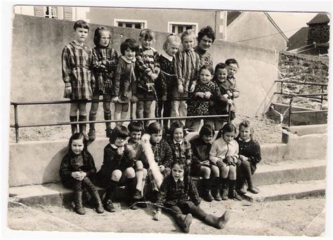 Photo De Classe Ecole Des Filles Au Relecq Kerhuon Maitresse Melle