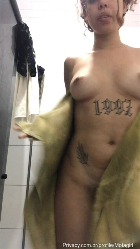 Naked Mota Girl Changing After A Shower Cnn Amador