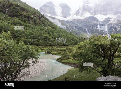 Snow mountain scenery Stock Photo - Alamy