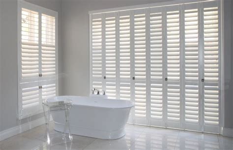 Top 7 Moisture Resistant & Waterproof Blinds For Shower