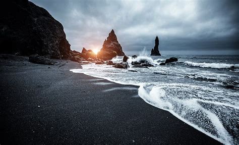 How to Get to Iceland's Reynisfjara Black Sand Beach in 2025