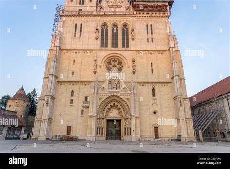 Zagreb Apr S Le Tremblement De Terre Banque De Photographies Et D