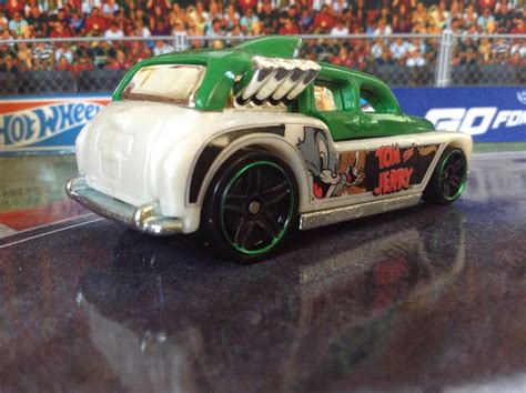 Julian S Hot Wheels Blog Walmart Exclusive Tom And Jerry Set
